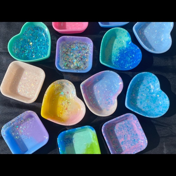 CUSTOM COLOR IRIDESCENT DISHES - Custom Style, Shape & Color. - Picture 5 of 17